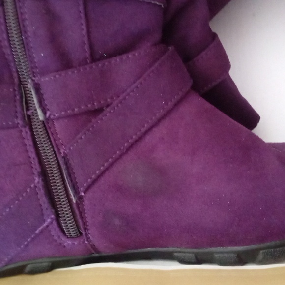 Boots - Picture 3 of 4